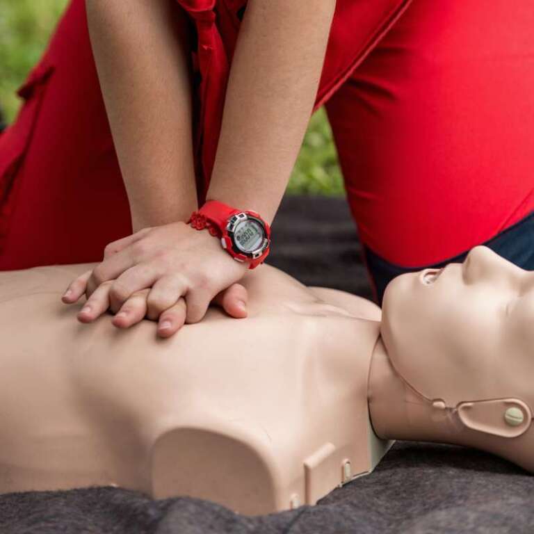 cpr-training-outdoors-reanimation-procedure