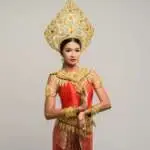 beautiful-thai-woman-wearing-thai-dress